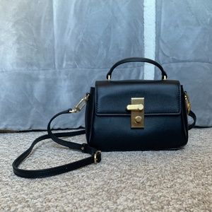 FLYNN Barter Crossbody